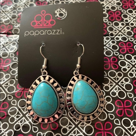 Earrings - Picture 1 of 1